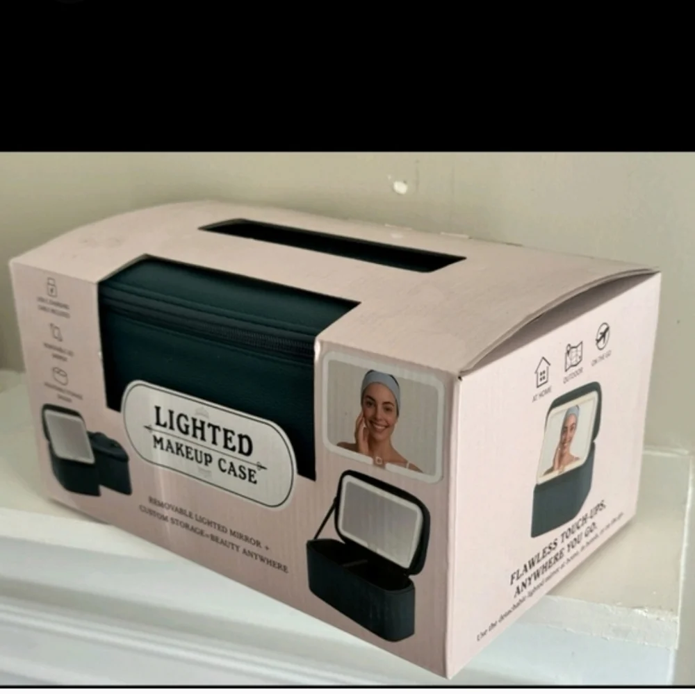 Lighted Makeup Case USB C Charging Removable Mirror Adjustable Storage black